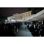 Những người đi viếng Tổng Bí thư Nguyễn Phú Trọng lúc gần nửa đêm