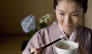 3 kiểu ăn cơm giúp hạ đường huyết, giảm cân rất hiệu quả mà người Nhật áp dụng